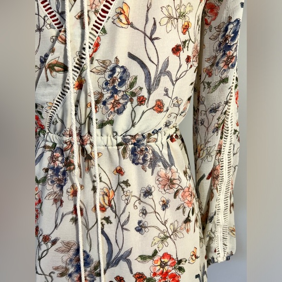 Flowy floral mini dress - Picture 9 of 11